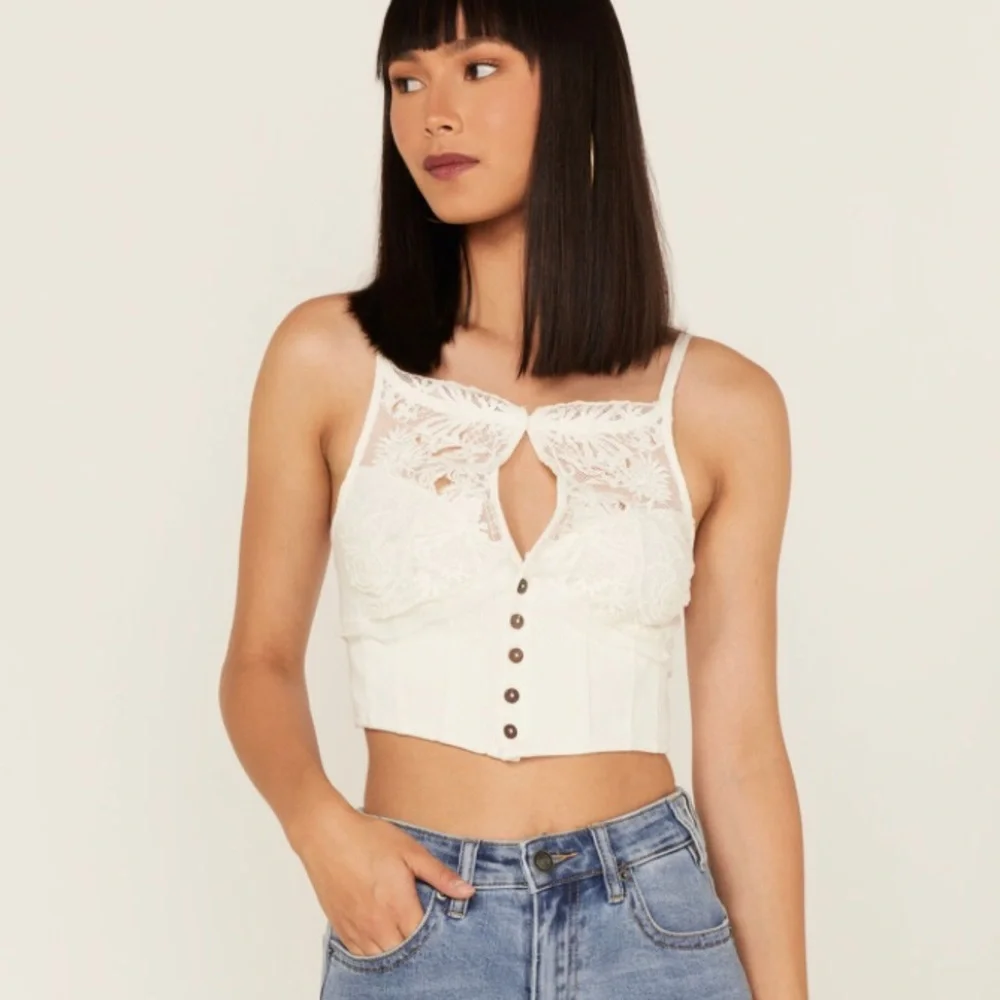 FREE PEOPLE WHITE HAVE MY HEART CROPPED TANK TOP sz. M NWT